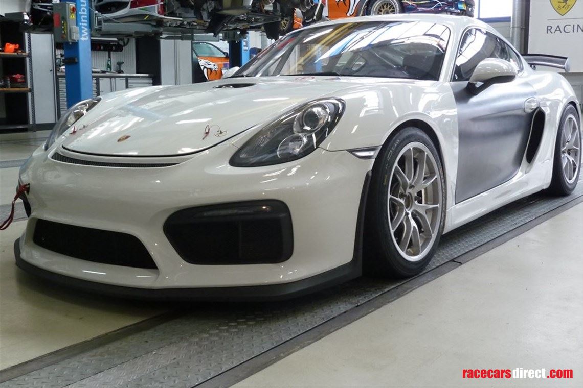 winter-sale-porsche-cayman-gt4-mr-2016