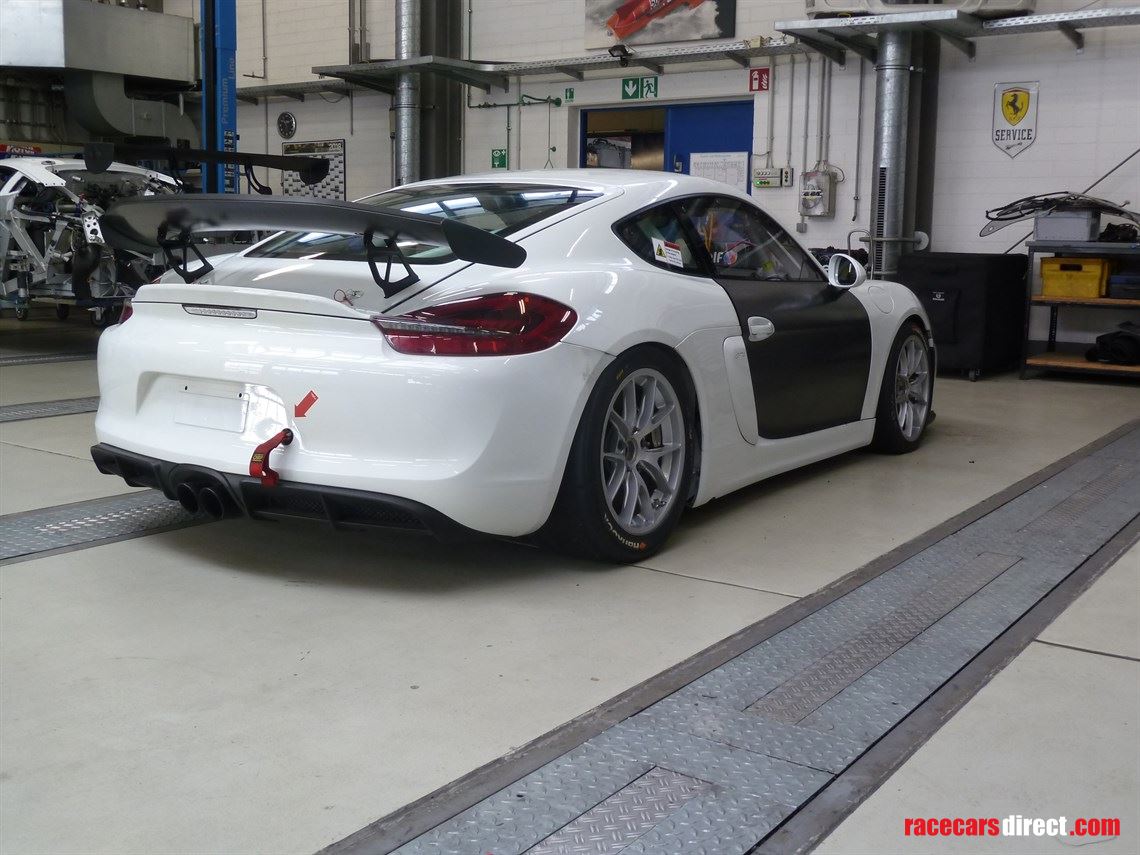 winter-sale-porsche-cayman-gt4-mr-2016