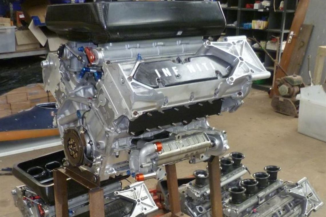 nissan-infiniti-indycar-engine