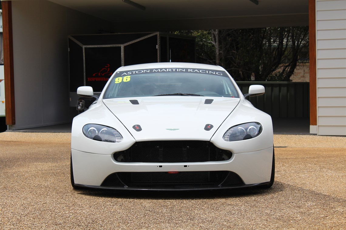 aston-martin-vantage-gt4