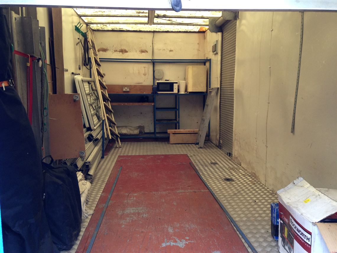 iveco-75t-fully-equipped-race-transporter