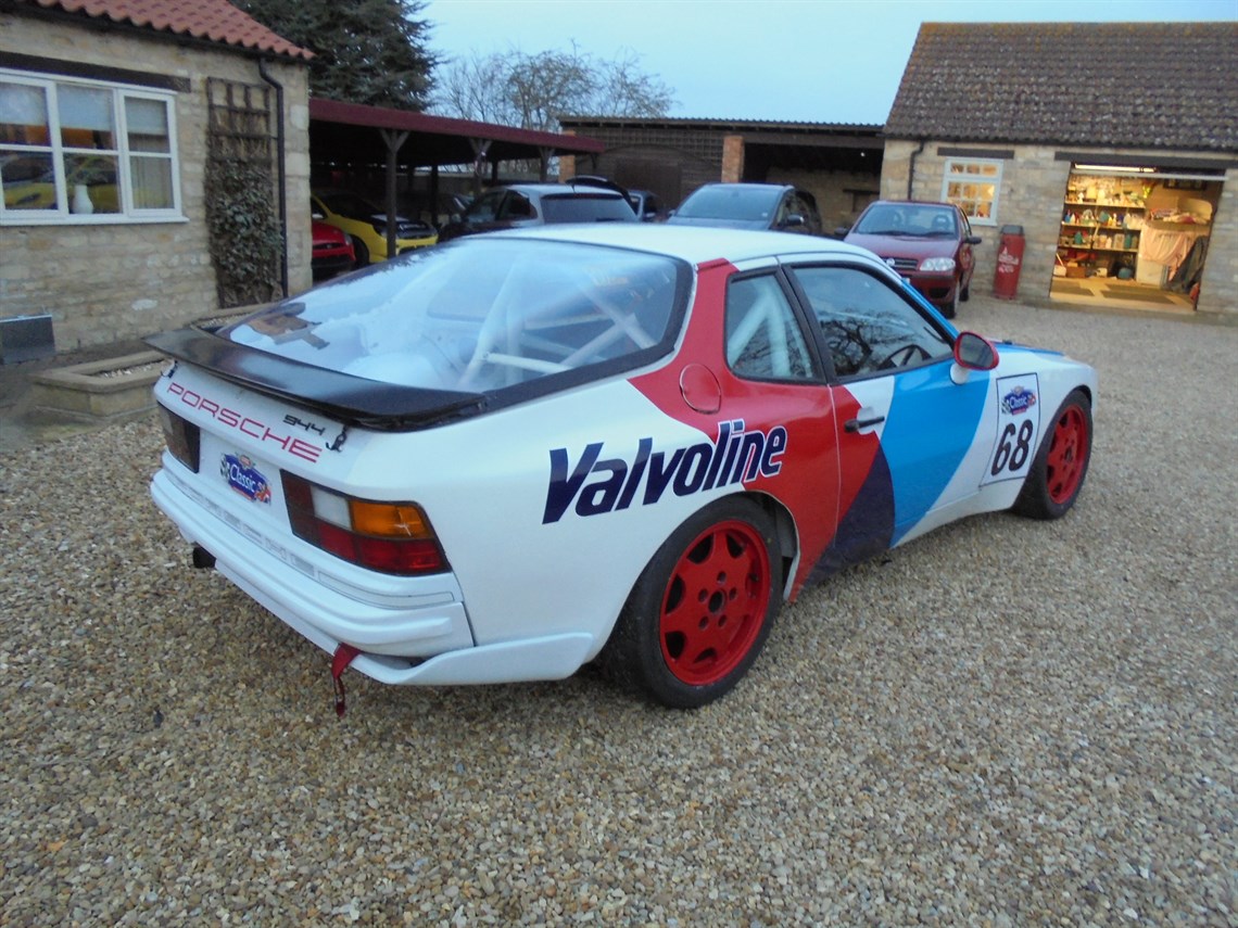 porsche-944-s2-race-car-ex-porsche-club