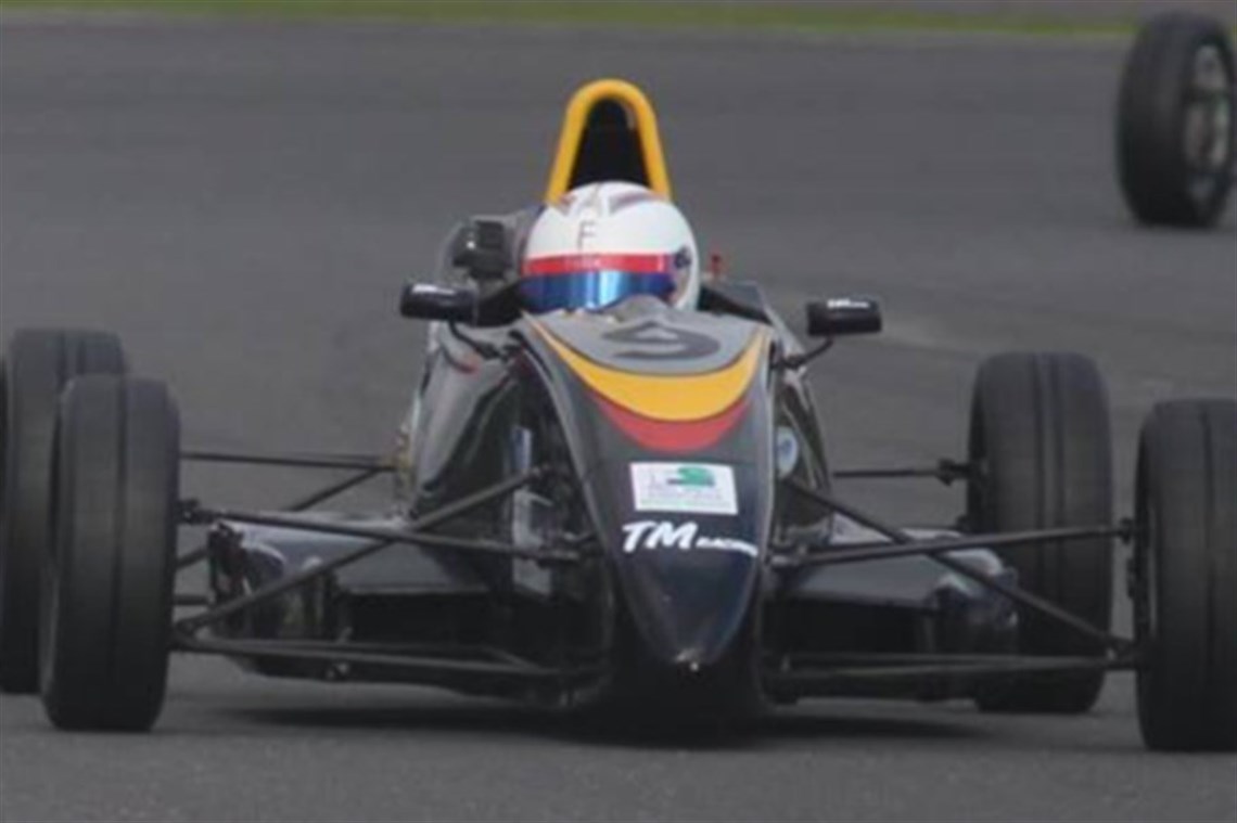 felix-fishers-2002-van-diemen-formula-ford-16