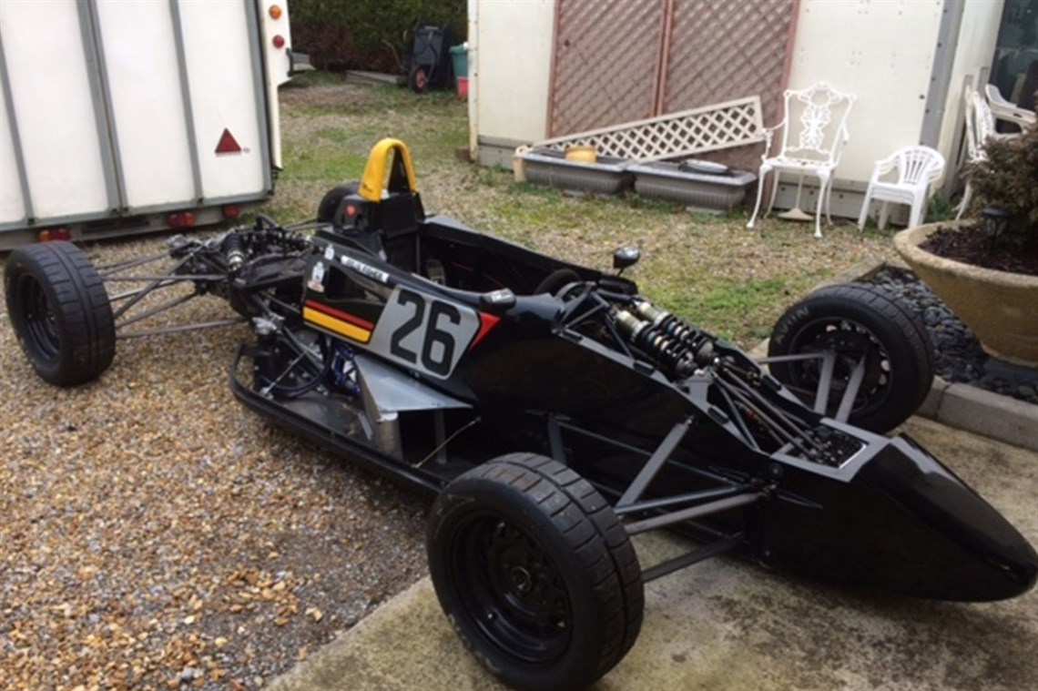 felix-fishers-2002-van-diemen-formula-ford-16