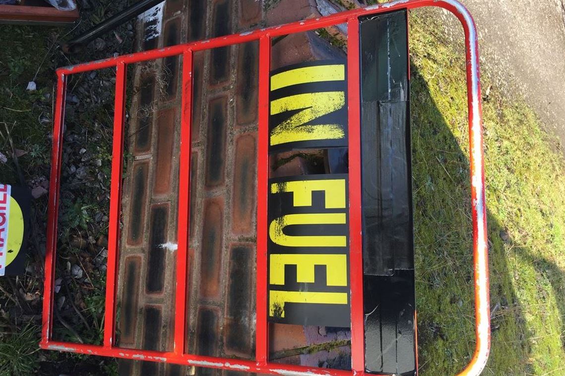 pit-signal-board-numbers