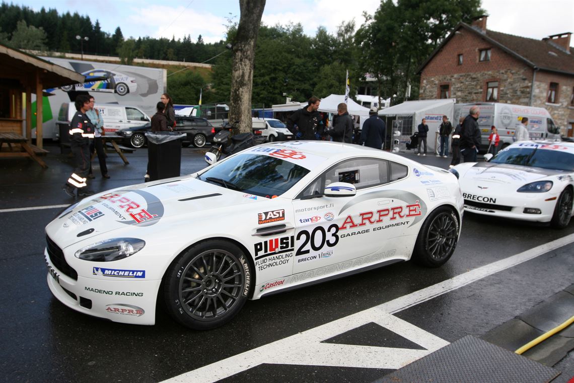 astonmartingt4n242008sixspeedmanual5060kms