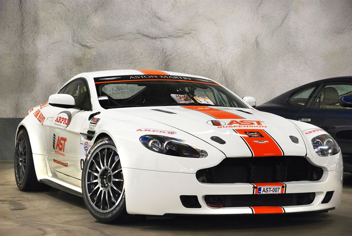 astonmartingt4n242008sixspeedmanual5060kms