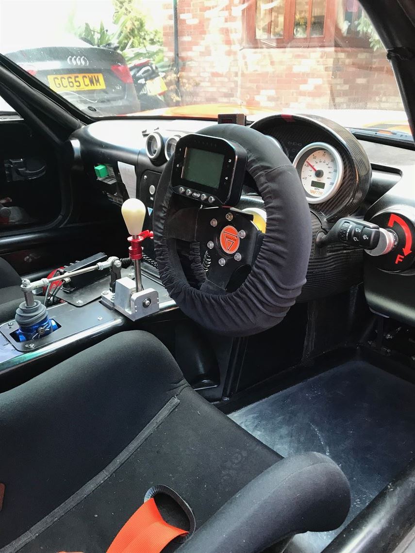 ginetta-g40-gt5-challenge-car