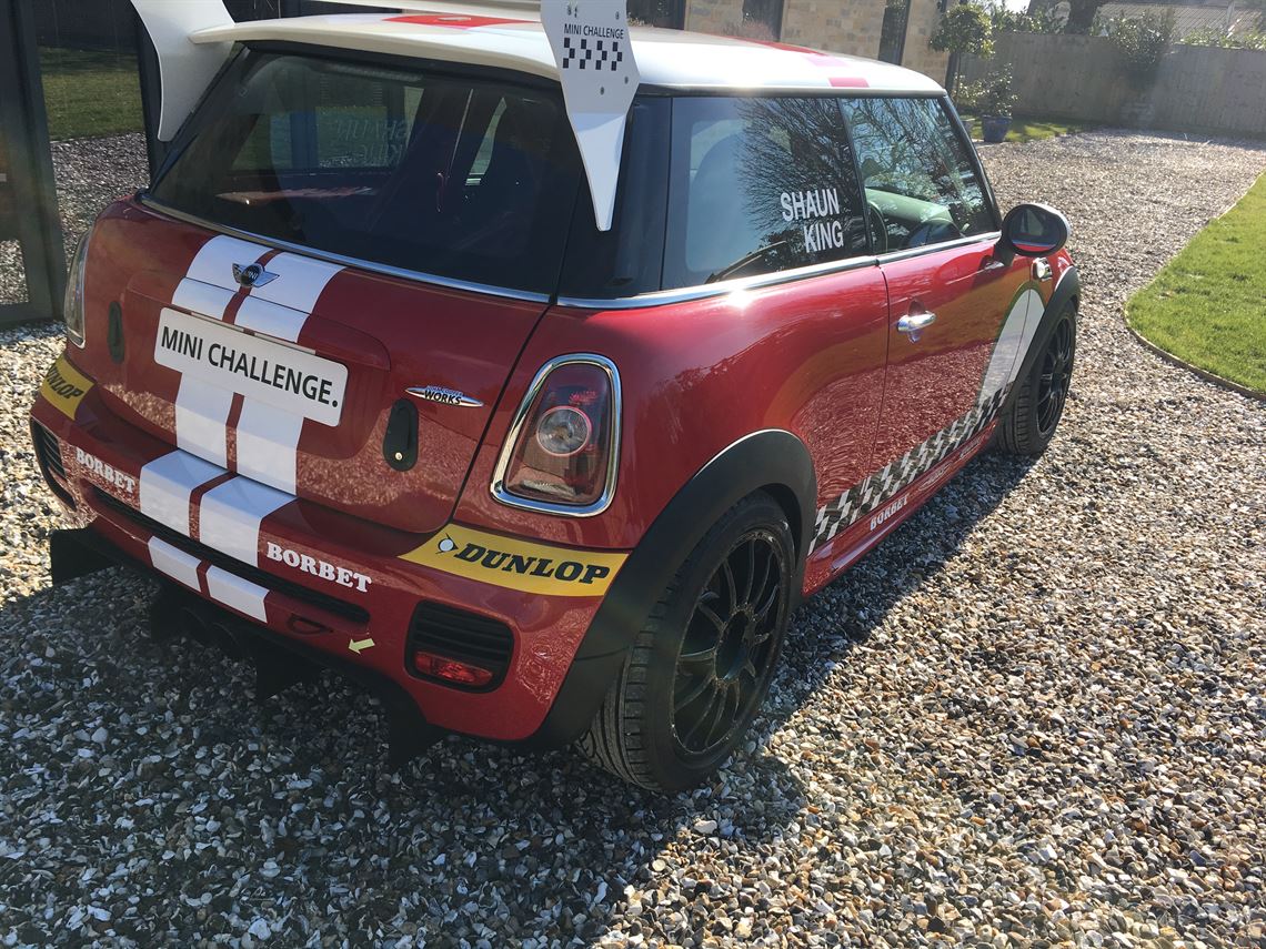 mini-challenge-race-car