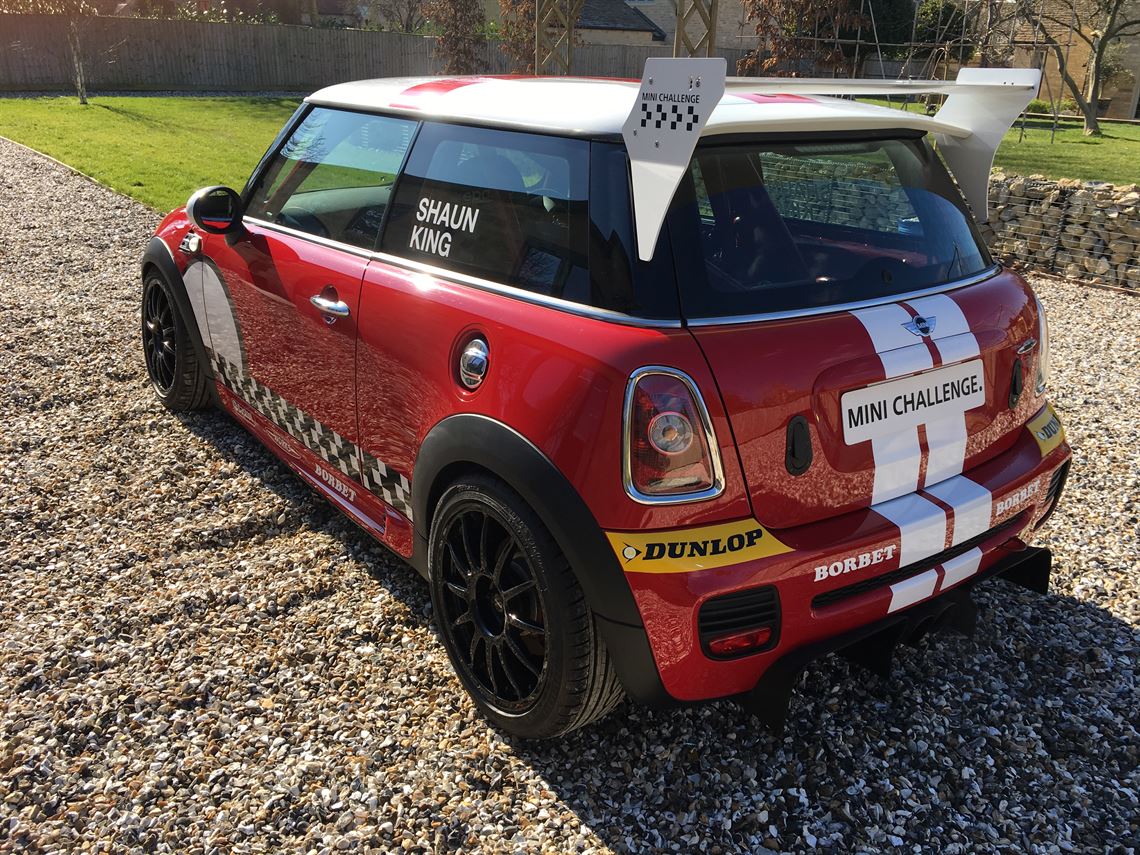 mini-challenge-race-car