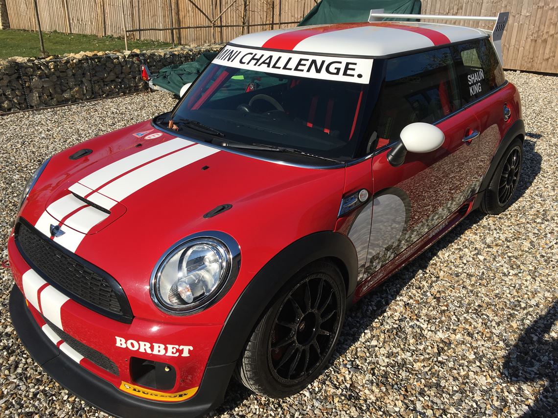 mini-challenge-race-car
