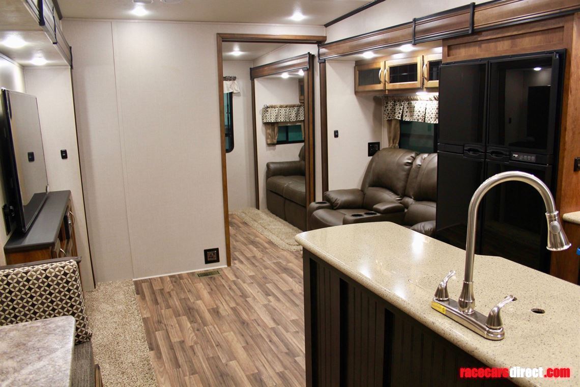 coachmen-chaparral-373mbrb