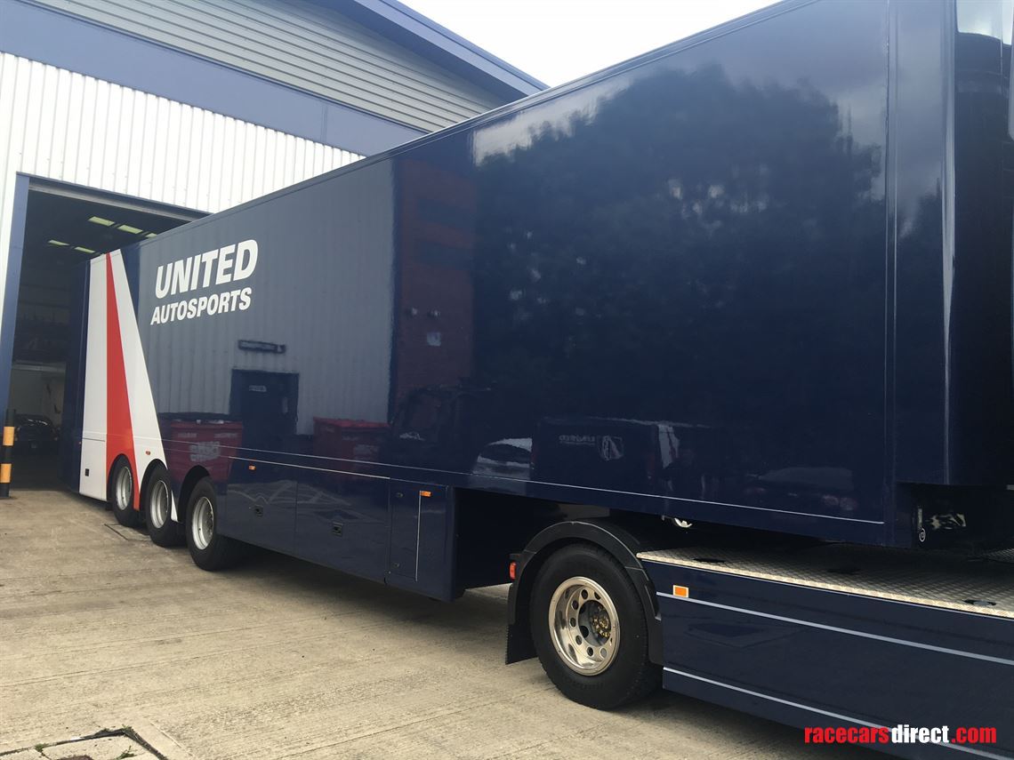 race-trailer-ex-redbull-f1-team-for-3-cars