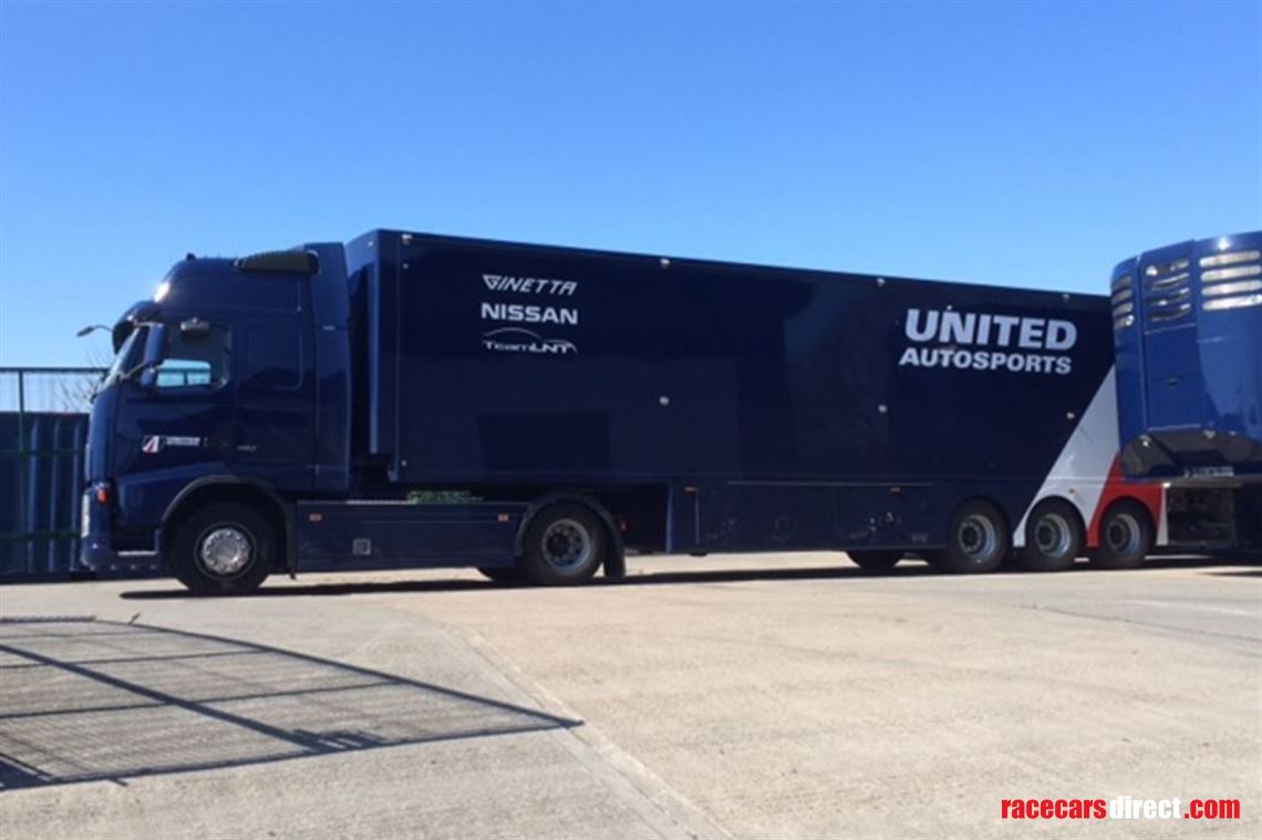 race-trailer-ex-redbull-f1-team-for-3-cars