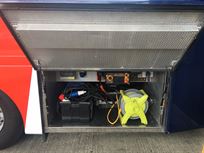 race-trailer-ex-redbull-f1-team-for-3-cars