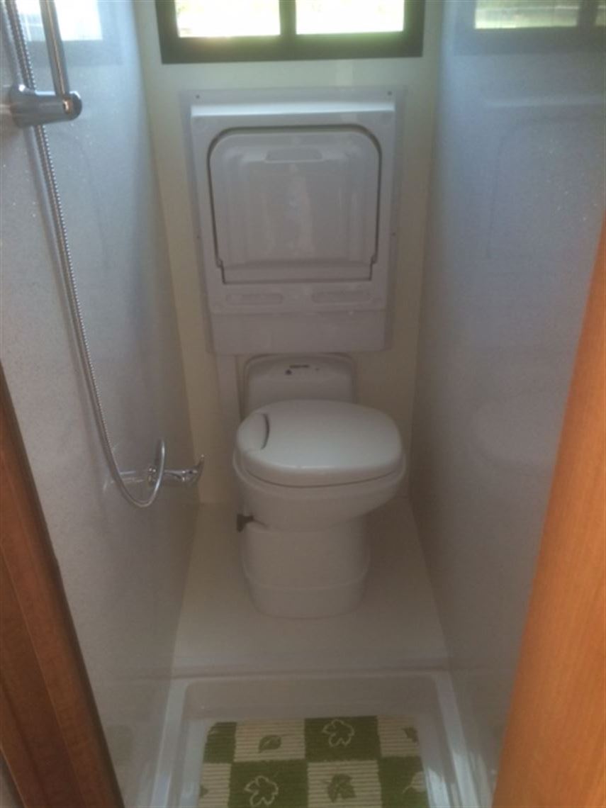 hr-multisport-75-tonne-mobile-workshop-with-l