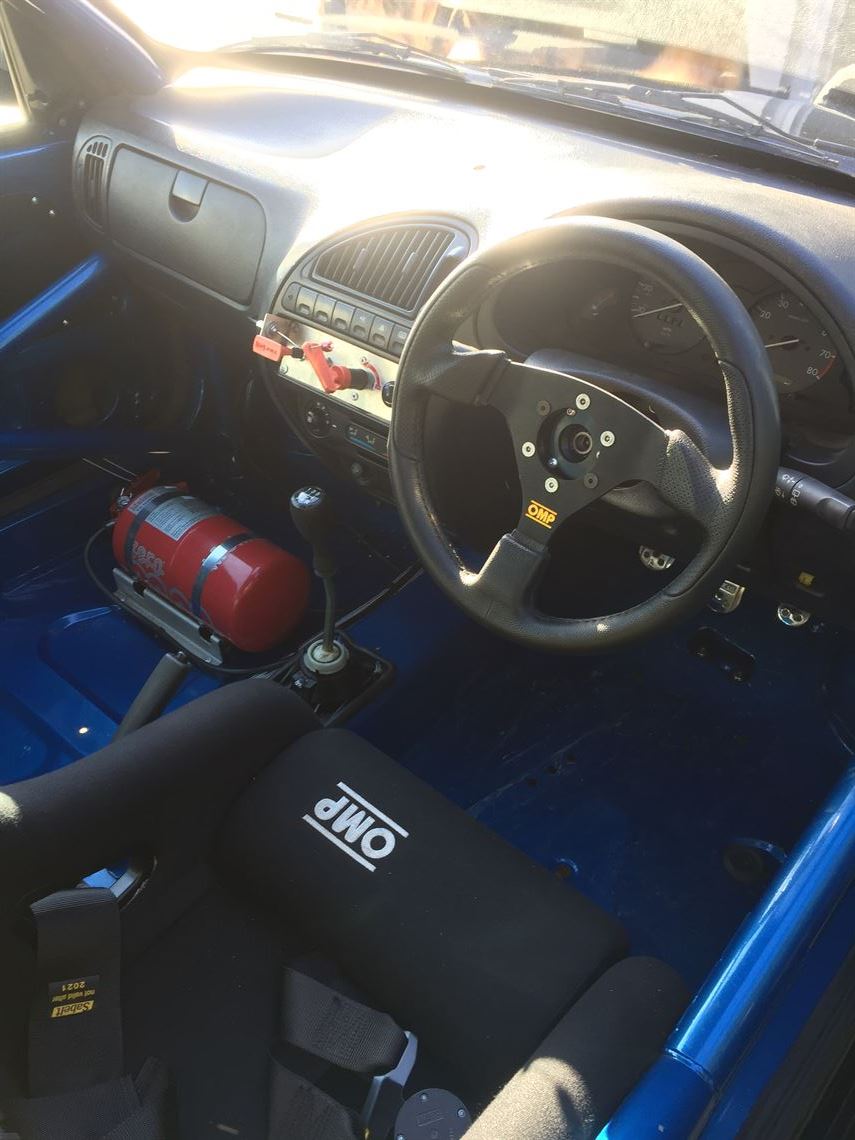 saxo-junior-race-car-race-winning-car