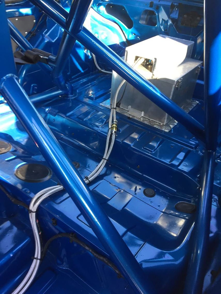 saxo-junior-race-car-race-winning-car