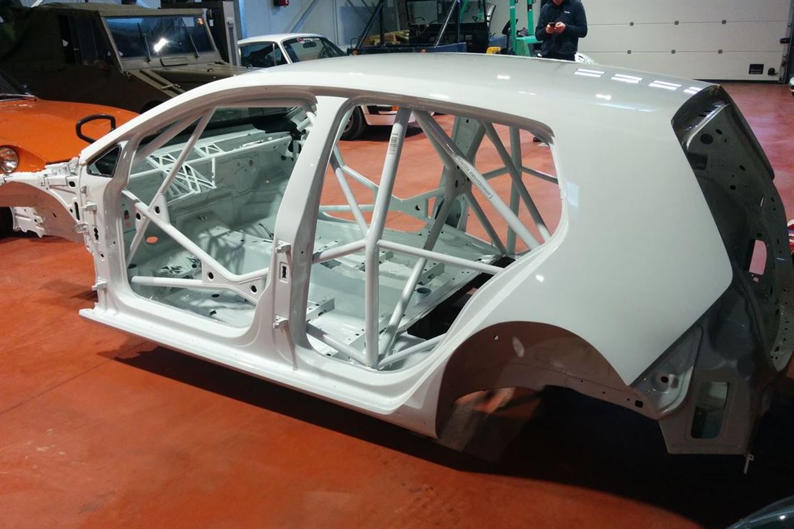 vw-tcr-golf-gti-bodyshell