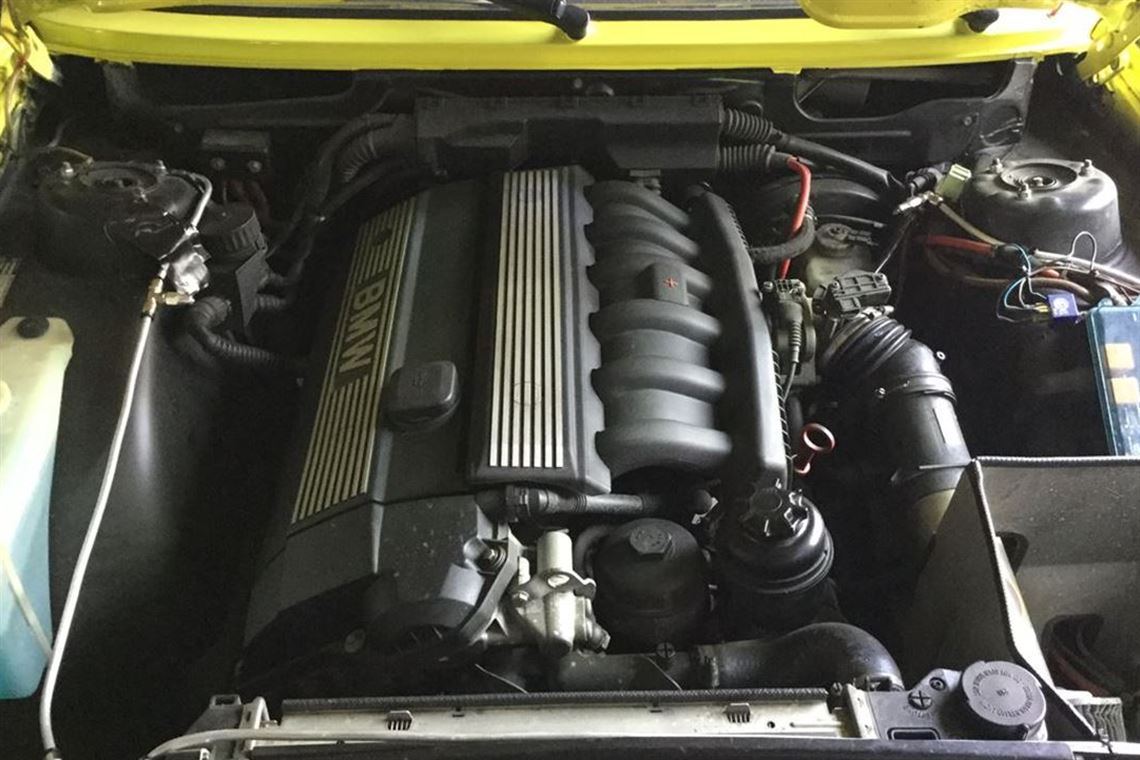 bmw-528i-classic-racecar-1985-youngtimer