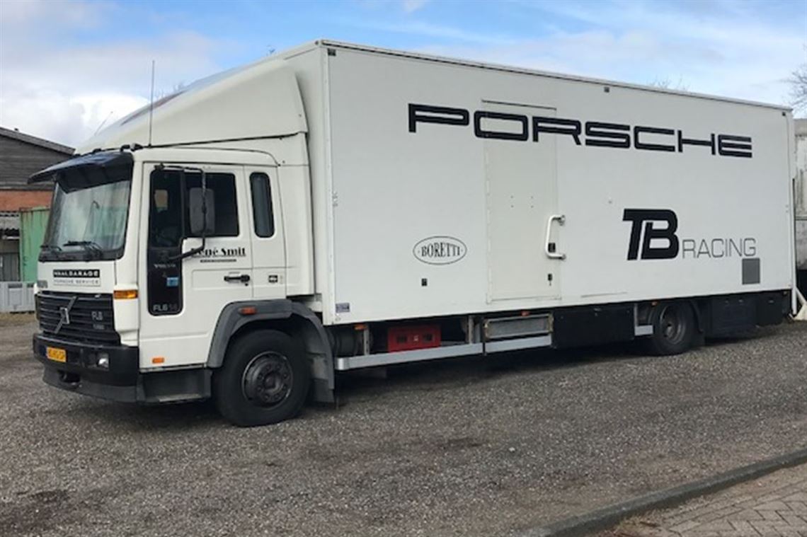 volvo-race-transporter-hospitality