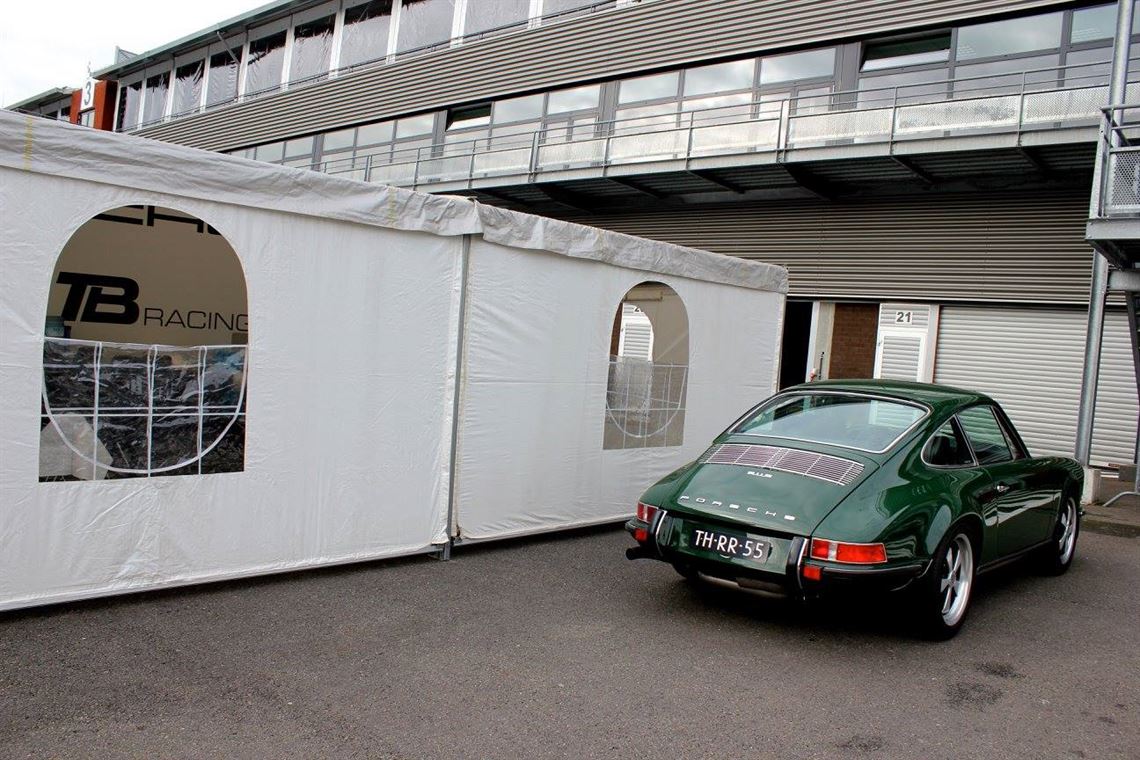 volvo-race-transporter-hospitality