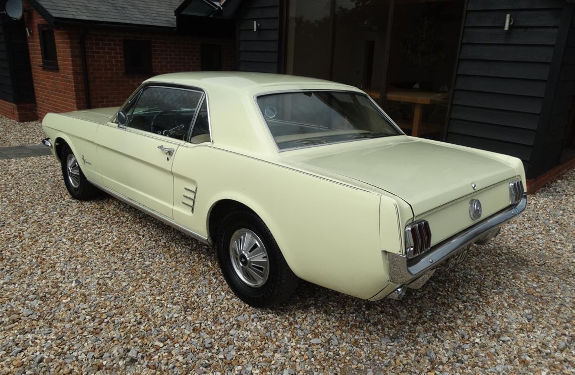 1966-ford-mustang-33-auto-2-door-coupe