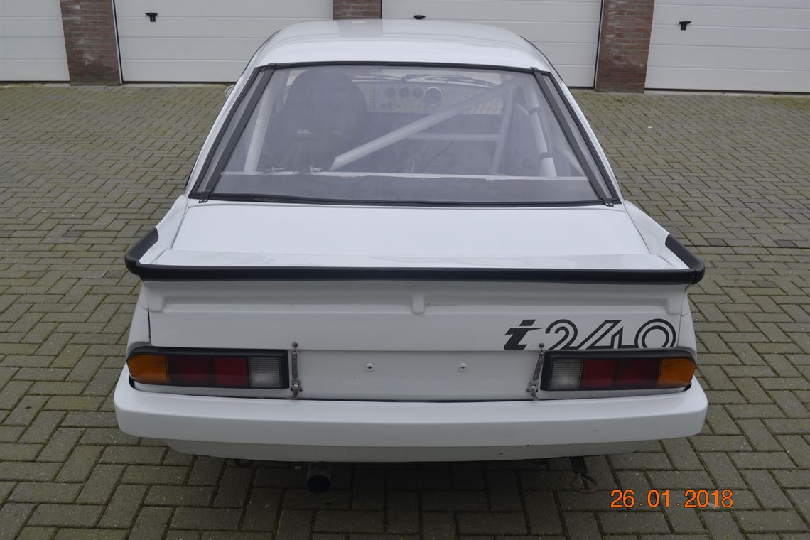 sold-opel-manta-i240-iconic-racecar