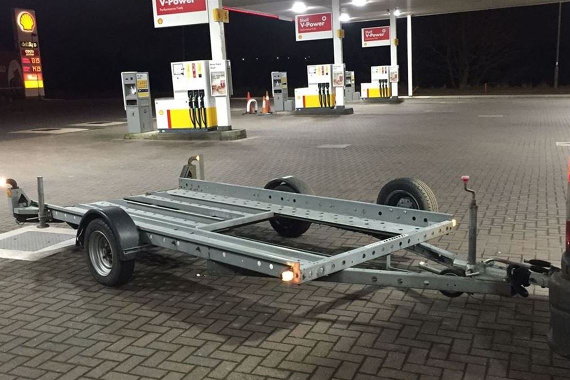 small-woodford-lightweight-trailer