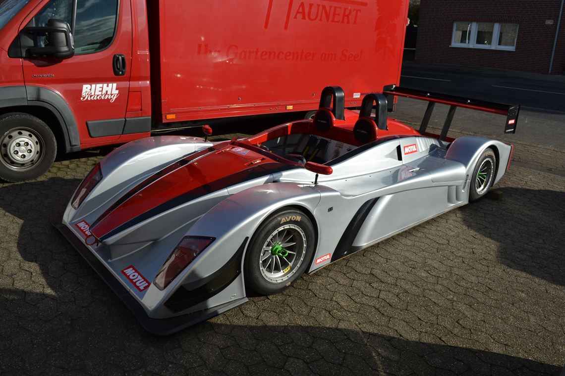 caterham-lola-sp300r