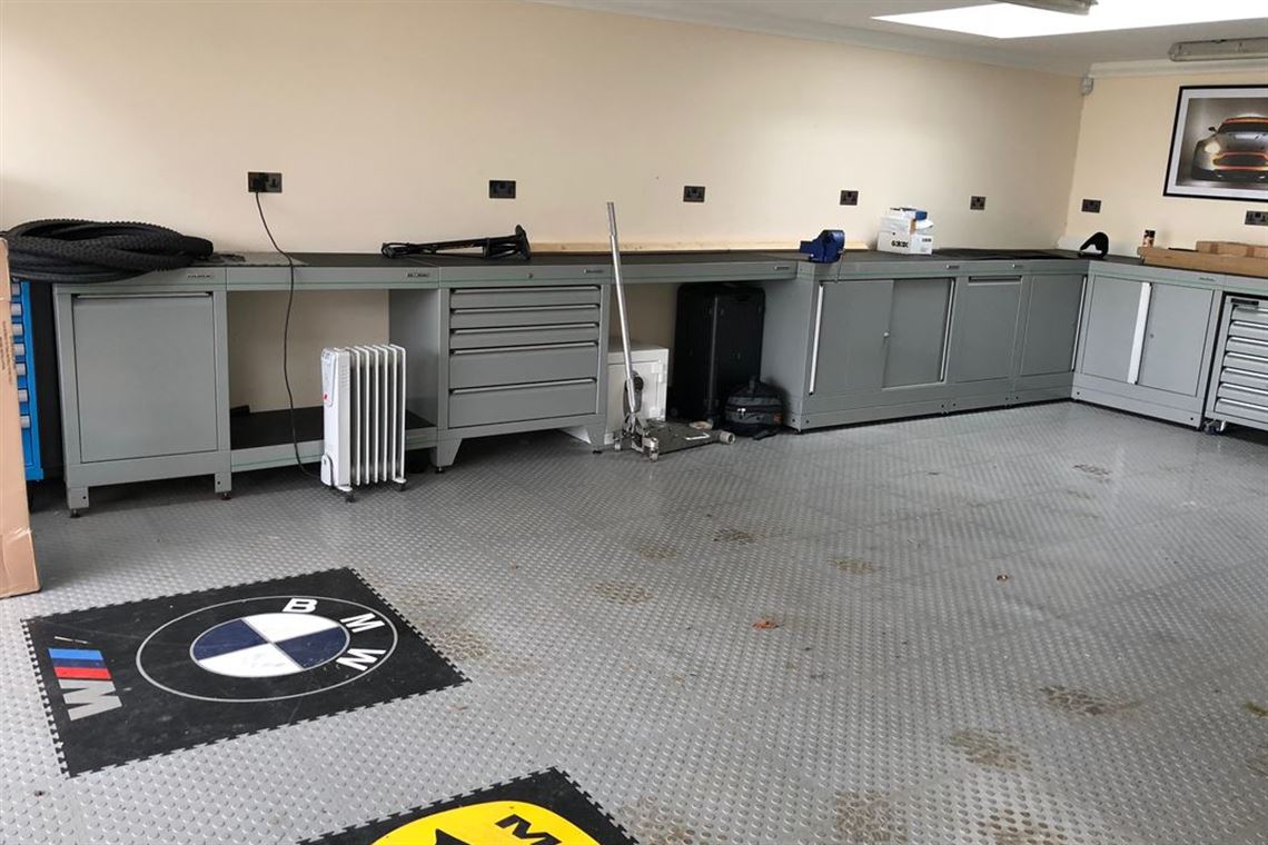 dura-cabinets-in-excellent-condition