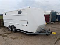 dastle-race-box-with-large-awning-garage