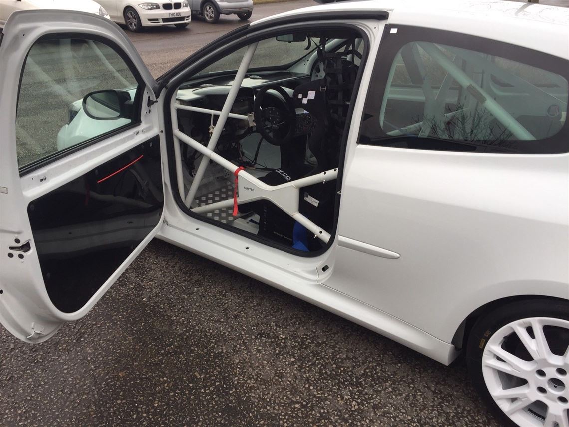 renault-clio-cup-car