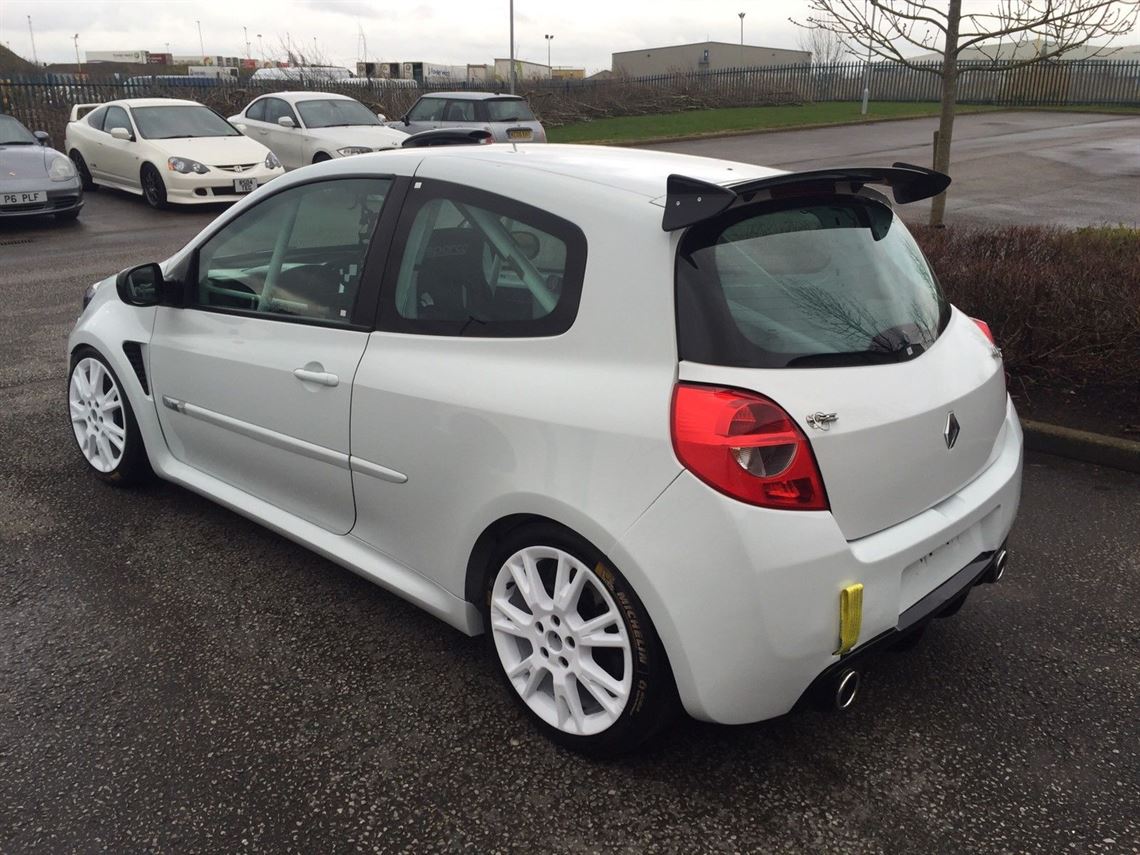 renault-clio-cup-car