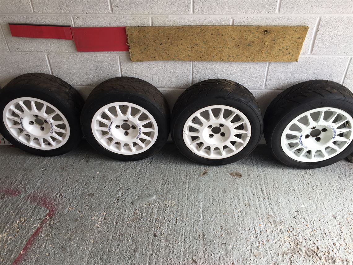 renault-clio-cup-2-racecar-reduced-price