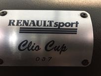 renault-clio-cup-2-racecar-reduced-price