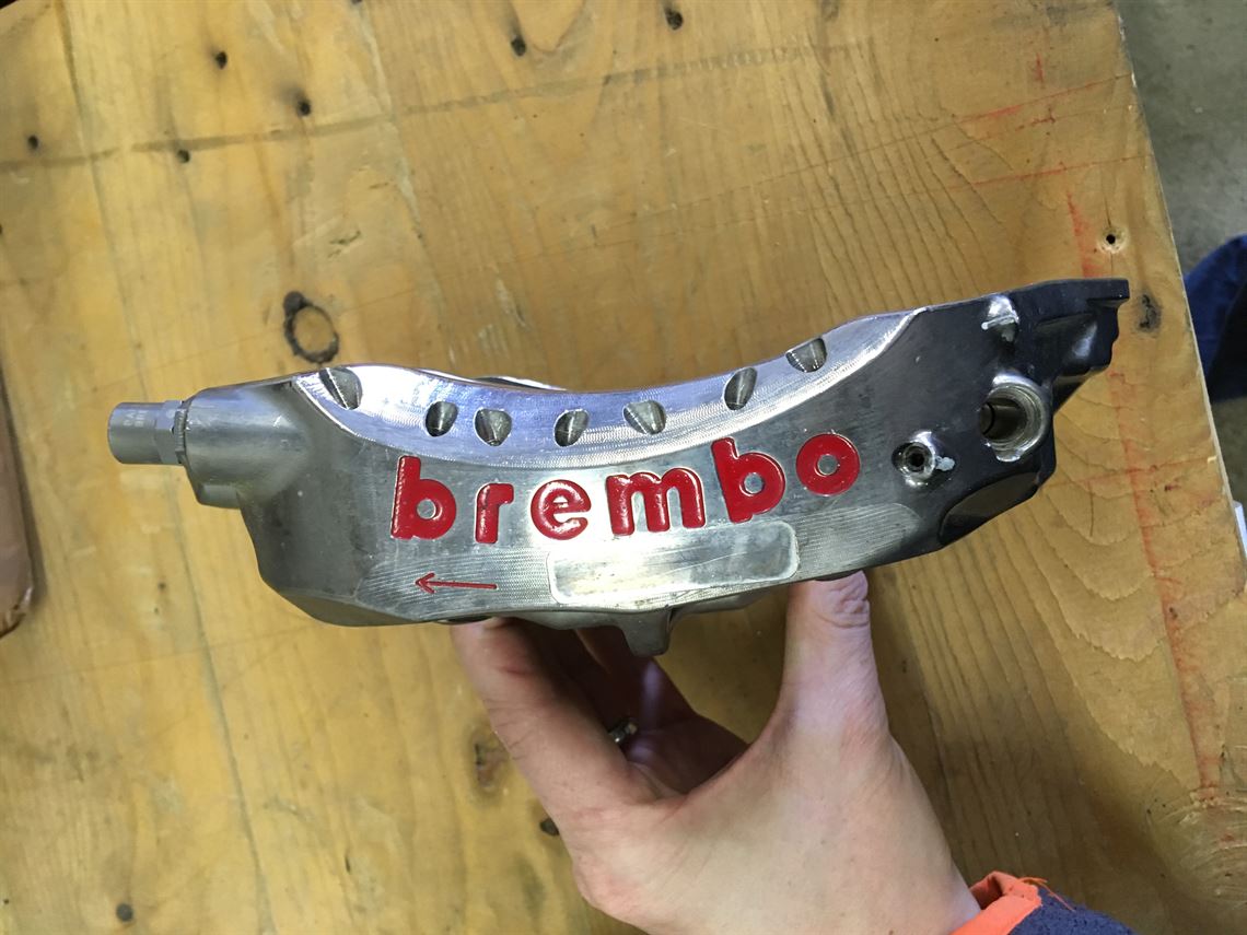 4-x-brembo-six-piston-f1-calipers