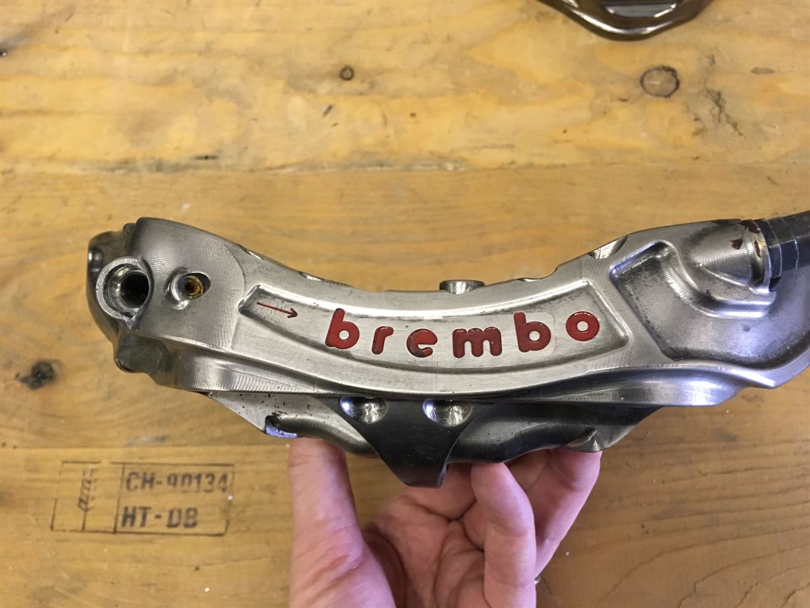 4-x-brembo-six-piston-f1-calipers