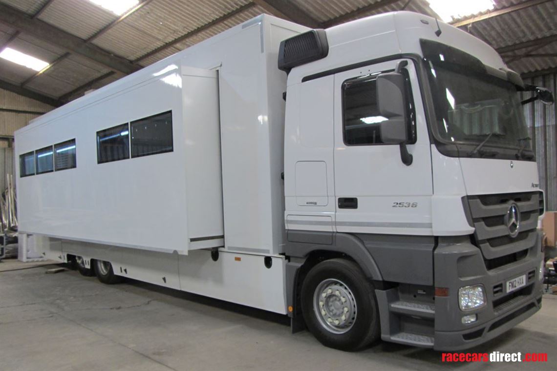 mercedes-hospitalityoffice-double-podded-unit