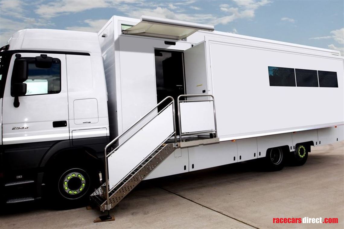 mercedes-hospitalityoffice-double-podded-unit