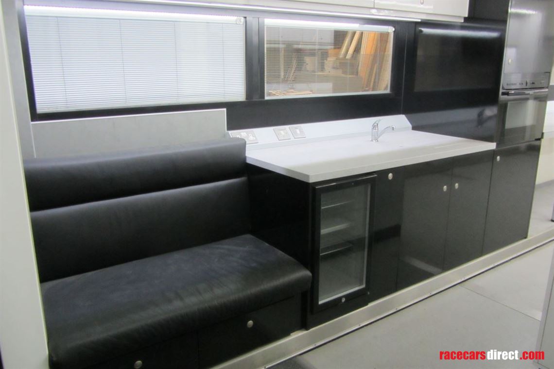 mercedes-hospitalityoffice-double-podded-unit