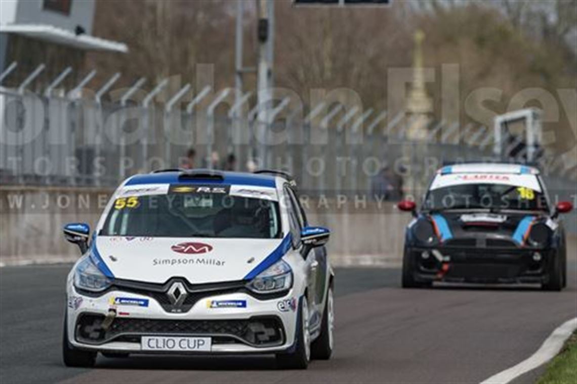 clio-cup-car