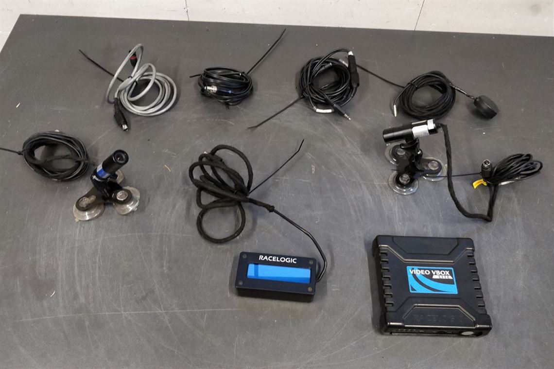 racelogic-vbox-lite-with-oled-laptimer