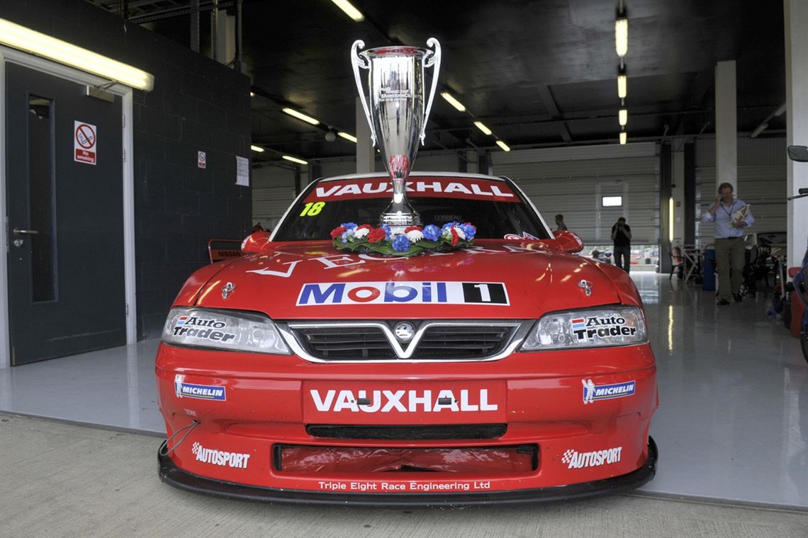 vauxhall-vectra-super-touring-car