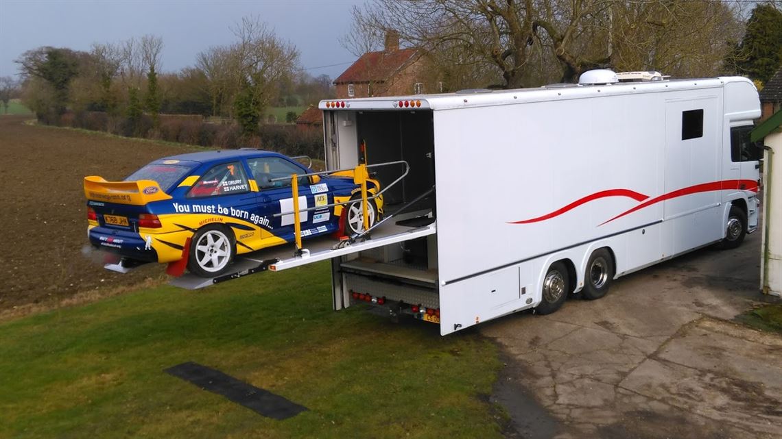 mercedes-actros-2532-racerally-transporter