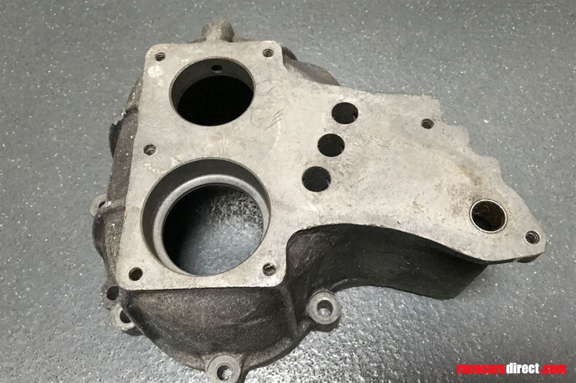 rare-hewland-hd4-bearing-carrier-and-end-cove