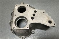 rare-hewland-hd4-bearing-carrier-and-end-cove