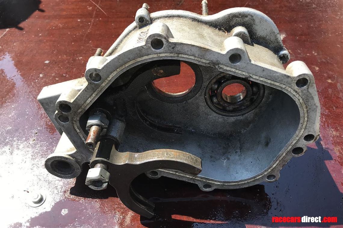 hewland-ld200-bearing-carrier