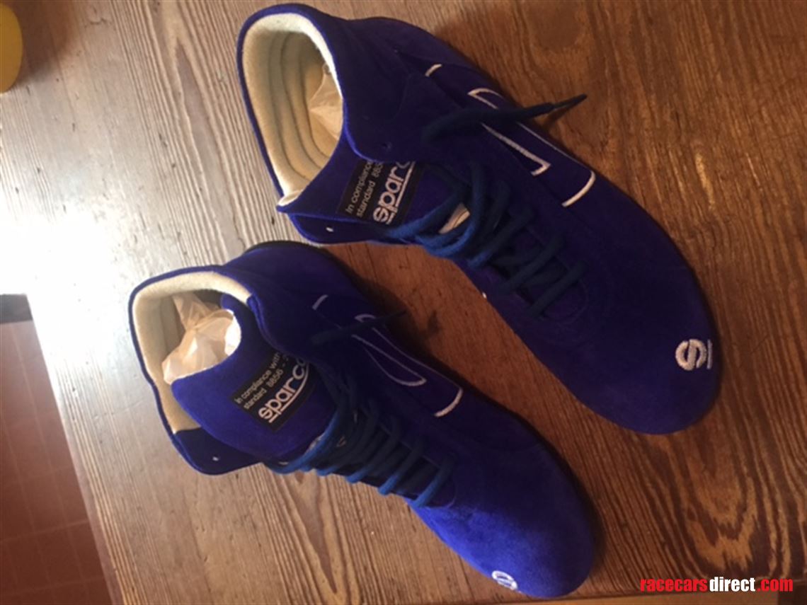 set-of-gloves-boots--fia-spec-sparco-alpinest