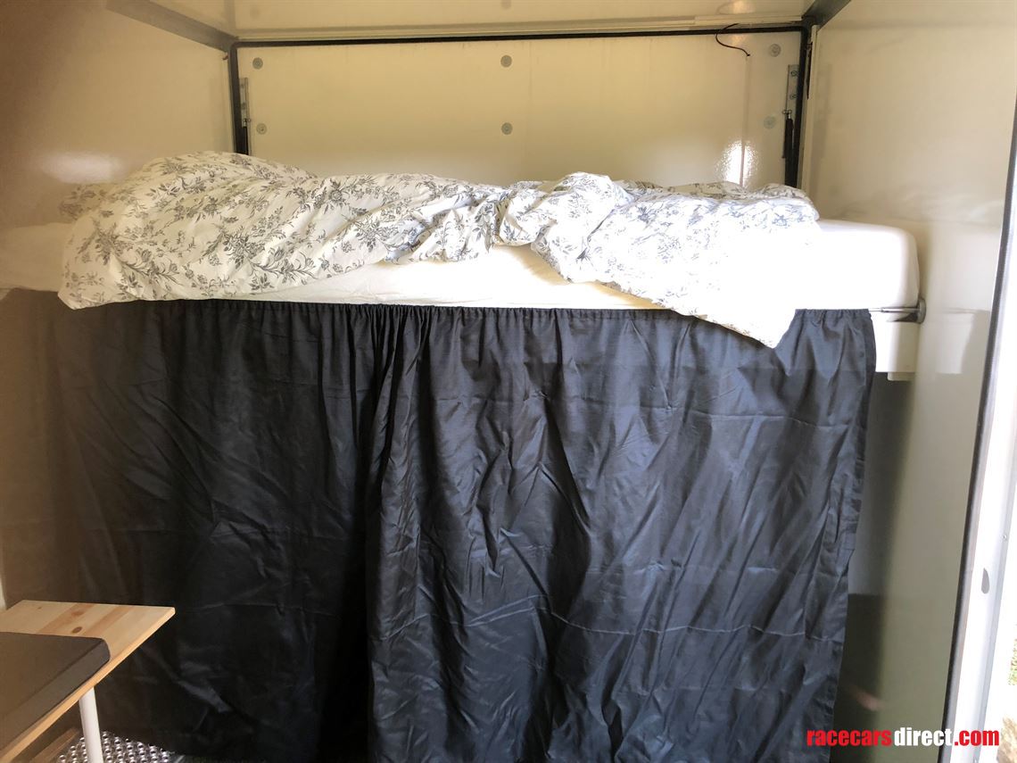 race-car-transporter-to-radical-sr3rsx